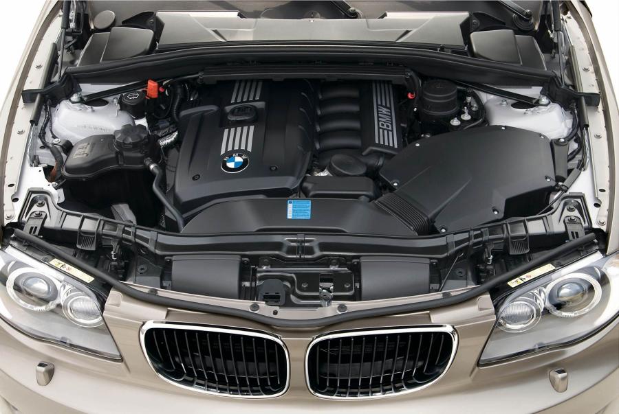  BMW 1-Series Convertible 2011 года  (фото 10 из 69)